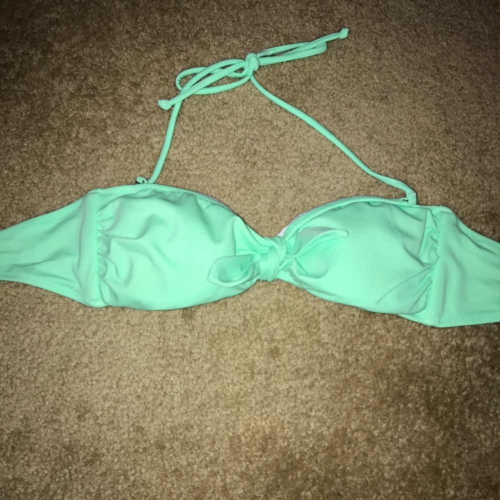 Victoria's Secret bathing suit top size small